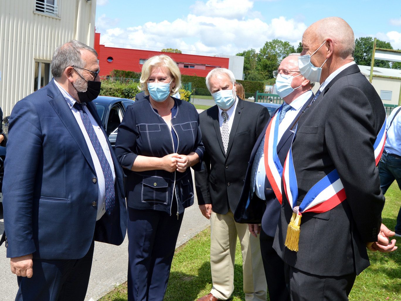 (de g. à dr.) Les signataires des conventions Joël Giraud, Nadège Lefebvre, Jean-Michel Duda, Alain Levasseur et Alain Magnoux.