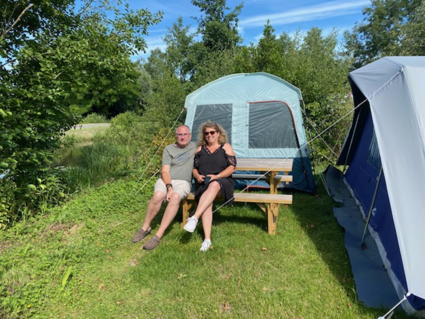 Julia et Hugues Villeneuve, les propriétaires du camping.