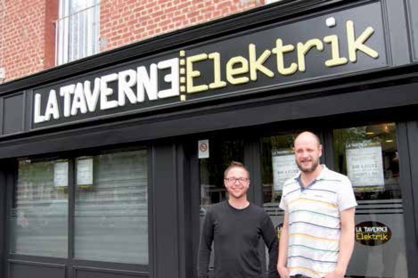 Stéphane et Benoit devant leur nouvel établissement de la rue Saint-Leu.