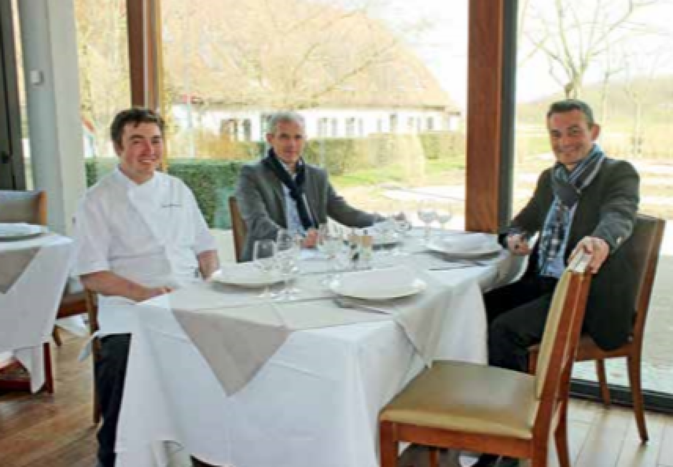 Le chef Swen Leininger, Bruno Dalle – DGS du syndicat mixte baie de Somme grand littoral et Éric Balesdent directeur du Cap Hornu. 